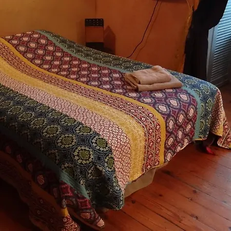 Le Bonimenteur Bed & Breakfast *