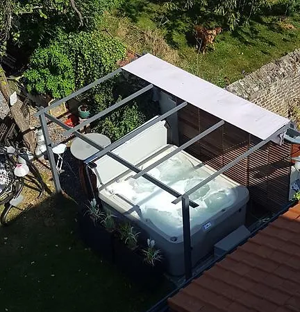 Le Bonimenteur Bed & Breakfast