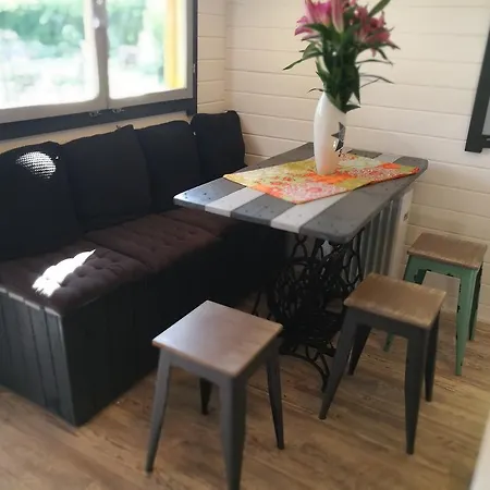 Le Bonimenteur Bed & Breakfast Charleroi