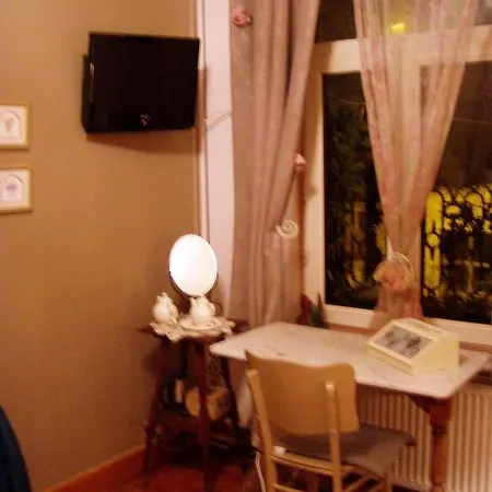 Le Bonimenteur Bed & Breakfast