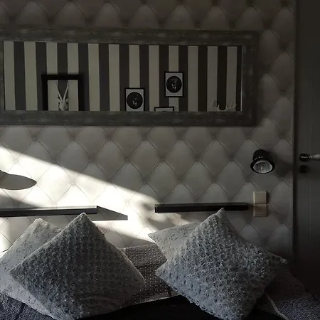 Le Bonimenteur Bed & Breakfast