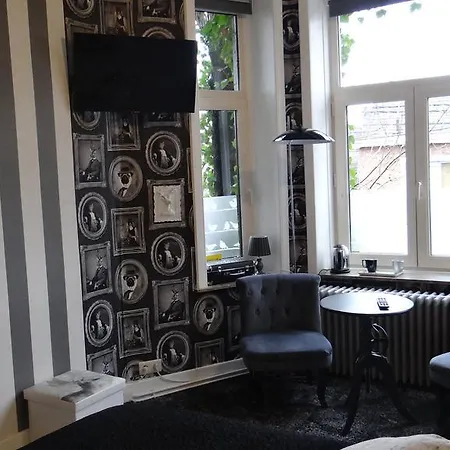 Bed & Breakfast Le Bonimenteur Charleroi