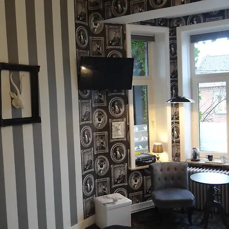 Le Bonimenteur Bed & Breakfast 3*