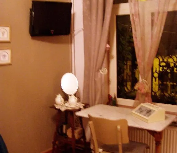 Le Bonimenteur Bed & Breakfast