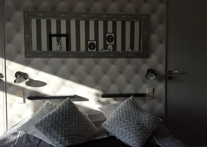 Le Bonimenteur Bed & Breakfast