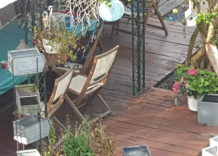 Le Bonimenteur Bed & Breakfast 3*