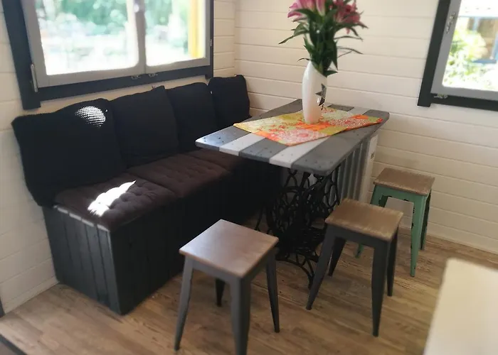 Le Bonimenteur Bed & Breakfast Charleroi